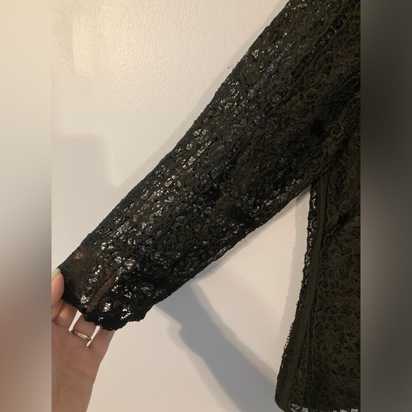Adrianna Papell black lace sheer sleeved top size large EUC - Picture 4 of 4